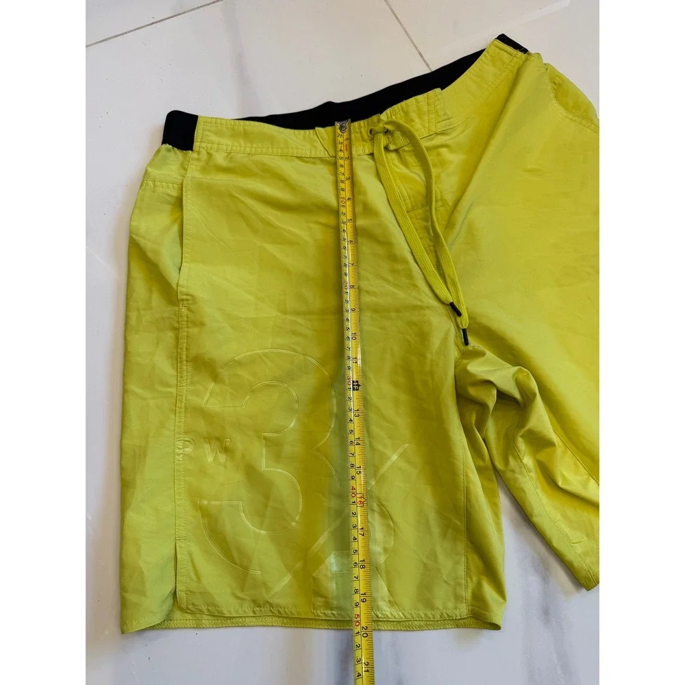 Reebok PlayDry Mens XL Neon Lime Yellow Athletic Gym Training Shorts 3/4 Graphic